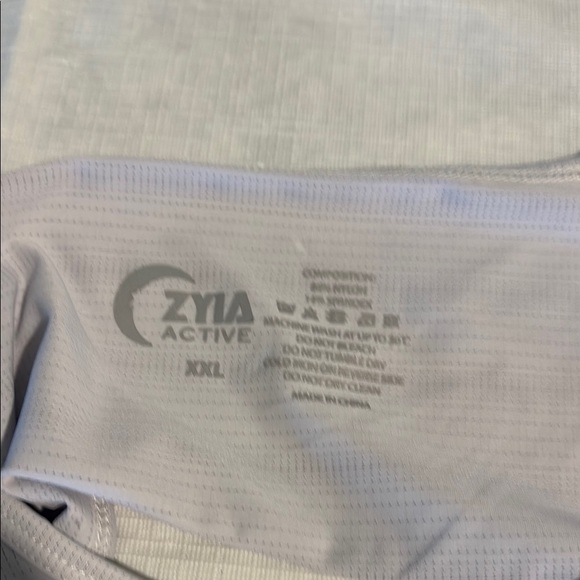 ZYIA Gray Muscle Tee Relaxed Fit Sleeveless - Picture 4 of 6